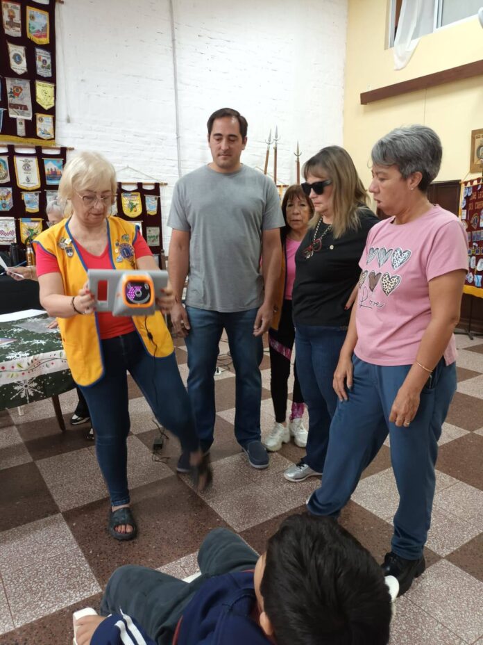 Club de Leones Autorefractomertro pediatrico 4