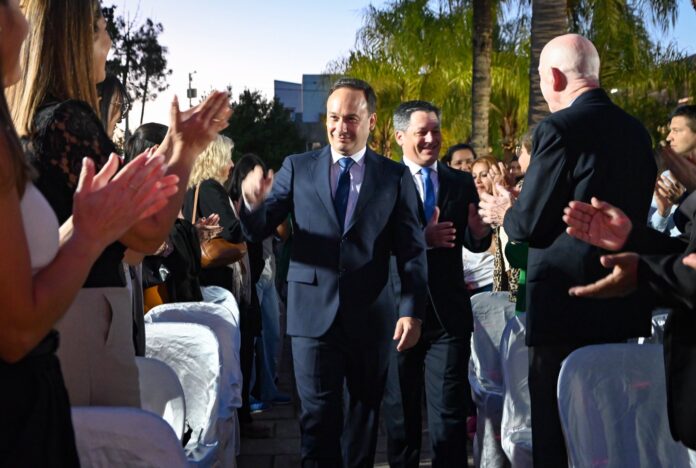 imagenes para ilustrar nota a Mariano Hormaechea 5 para saludo fin de año