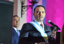 ACTO DE ASUNCIÓN EN LA LEGISLATURA PROVINCIAL DEL GOBERNADOR JUAN PABLO VALDES