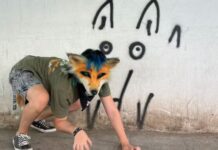 DENUNCIÓ QUE SU HIJA FUE ATACADA POR JÓVENES DISFRAZADOS DE ANIMALES: “UN THERIAN LE MORDIÓ EL TOBILLO”