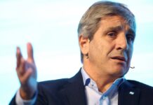 Caputo asegura que la elección de 2027 “será un paseo” pero toma recaudos y prefiere no levantar el cepo cambiario