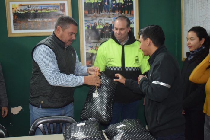 iLUSTRACION NOTA A DIRECTOR TRANSITO ENTREGA INDUMENTARIAS 2