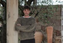 Es argentino y creó algo que parecía imposible: ladrillos con arena del desierto con los que factura millones de dólares