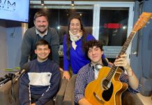 PISCIS BAND PRESENTÓ SU MÚSICA Y COMPARTIÓ SUS SUEÑOS EN VOCES CALLEJERAS