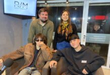 JÓVENES MÚSICOS COMPARTIERON SU PASIÓN POR EL ROCK EN VOCES CALLEJERAS