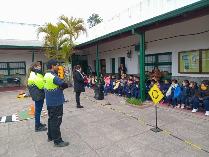 educacion y seguridad vial en el Jardin Bambi ambos turnos 8