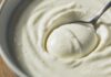 Los beneficios del yogur para el colesterol y la salud cardiovascular, según una experta de Harvard
