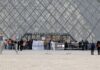 Estudiantes bloquean el acceso al museo del Louvre en apoyo a las protestas en Francia
